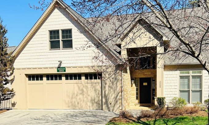 Conover House | The Watson Townhome in Rock Barn Country Club & Spa