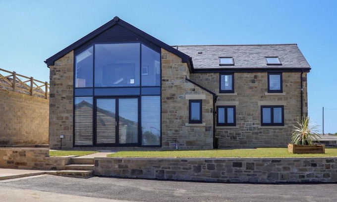 Amble House | The Waves