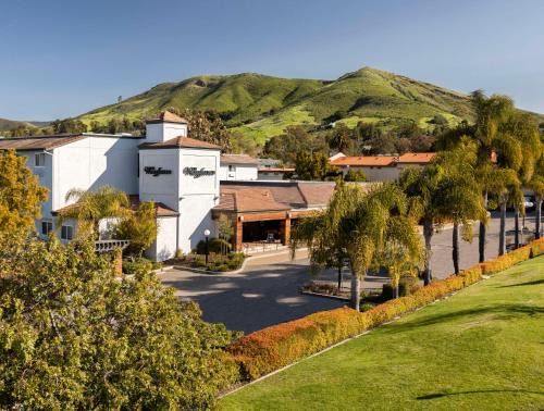San Luis Obispo Hotel | The Wayfarer San Luis Obispo, Tapestry Collection by Hilton