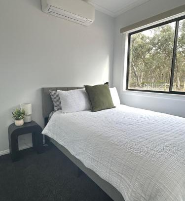Goornong House | The Wellsford Cabin - Retreat & Holiday With Your Horse