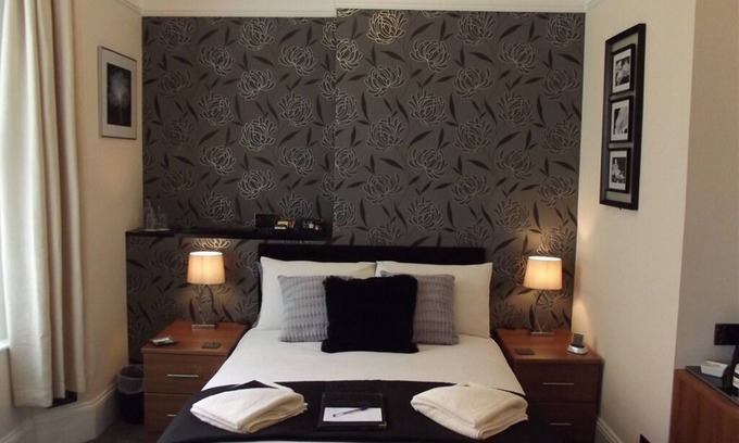 Torquay City Centre House | The Wellsway