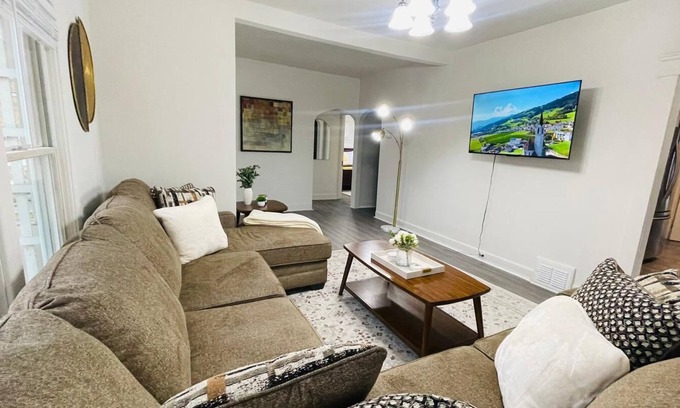 Cleveland Apartment | The West Blvd 2bedroom Apartment