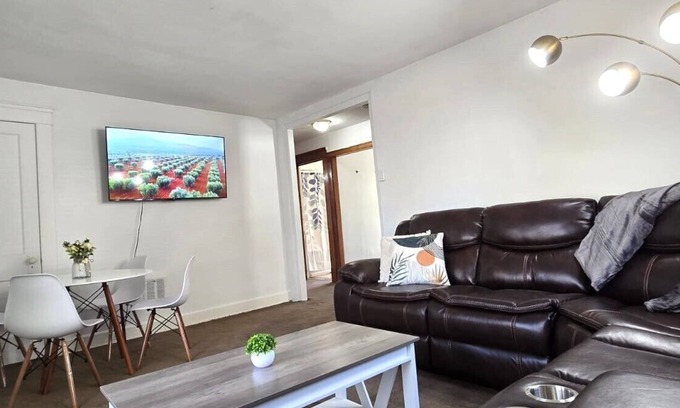 Cleveland Apartment | The West Blvd 2bedroom Apartment