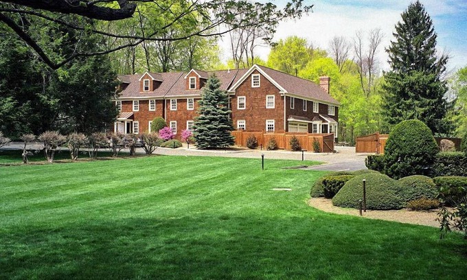 Ridgefield Hotel | The West Lane Inn - King Studio Suite with kitchenette