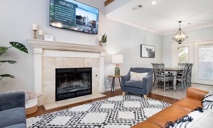 Canyon House | The West Nest 2 -Families, 2 Kings, Game Room