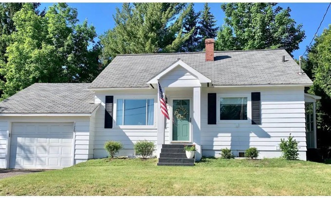 Hancock House | The West Quincy House: In Town W/Sauna & Garage