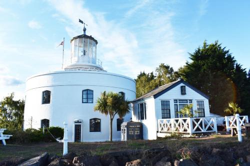 Newport Bed & Breakfast | The West Usk Lighthouse Lightkeepers Lodge