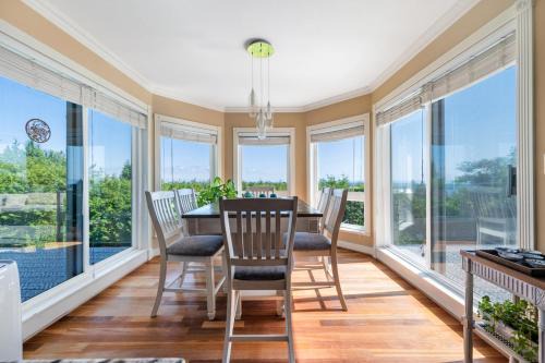 West Vancouver Villa | The West Vancouver luxurious house