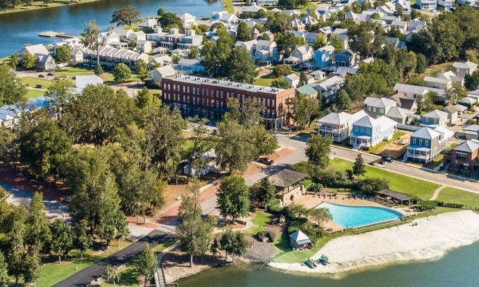 Mount Meigs Apartment | The Westscott at The Waters By Villa Real Escapes
