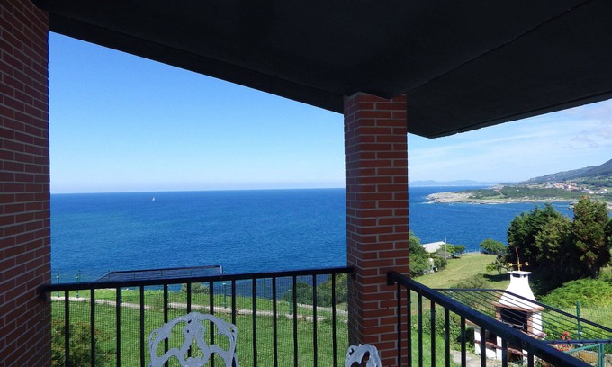 Castro Urdiales Villa | the whale of sonabia .pisina, wifi