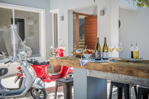 Hermanus Bed & Breakfast | The Whale on Main B&B