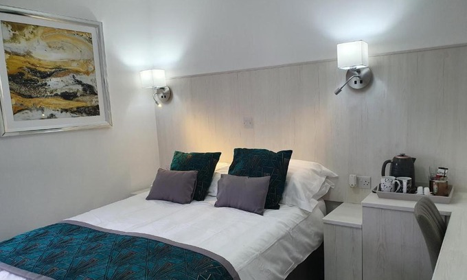 Atherstone Hotel | The Wheatsheaf Inn