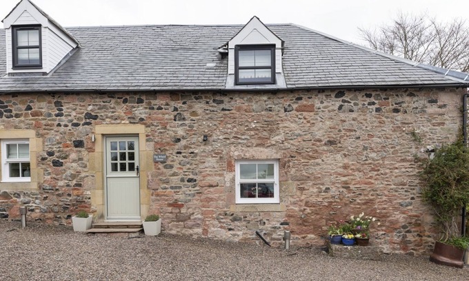 Kelso Cottage | THE WHEEL HOUSE - a pretty cottage close to Kelso, ideal for sightseeing