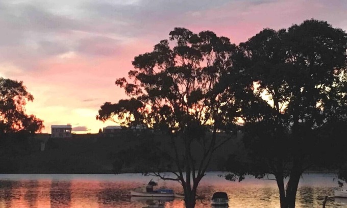 Lakes Entrance Apartment | The Wheelhouse - 2br Waterfront Apartment in Town.