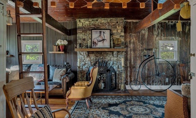Madison House | The Whiskey River Lodge