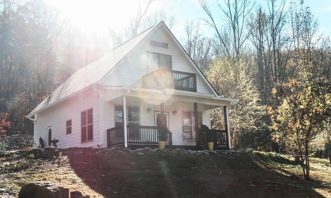 Lookout Valley Neighborhood Association House | The White Cabin: In the Woods, Close to Town