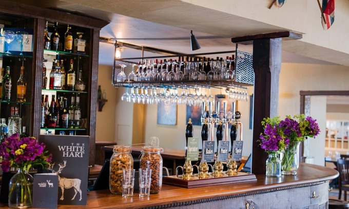 Overton Hotel | The White Hart, Overton