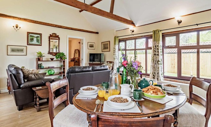 Halesworth House | The White Horse Cottage