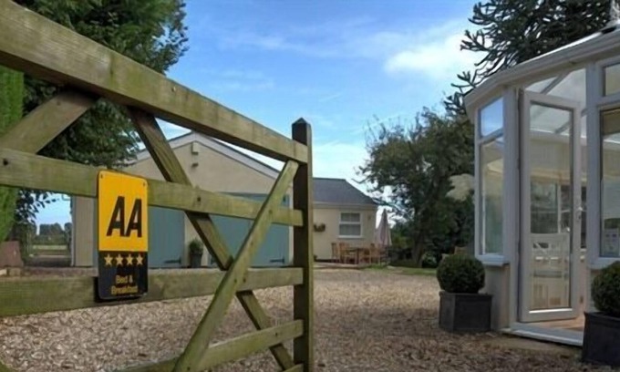Shrivenham Bed & Breakfast | The White Horse View B&B