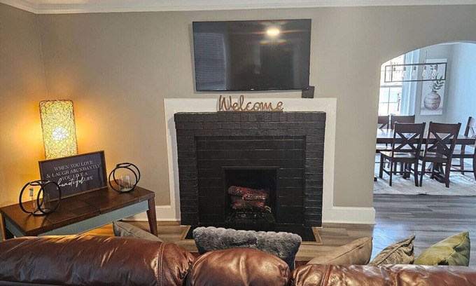 Midtown House | The White House 2 BR 1 BA