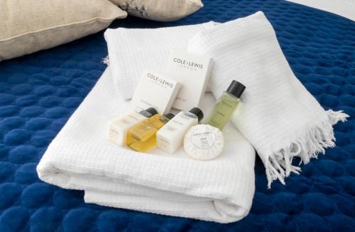 Reading Apartment | The White House By Select SA