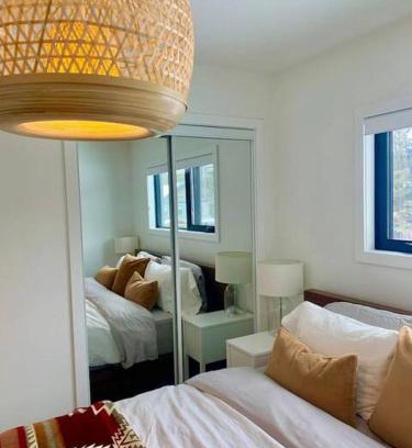 Golden Apartment | The White House