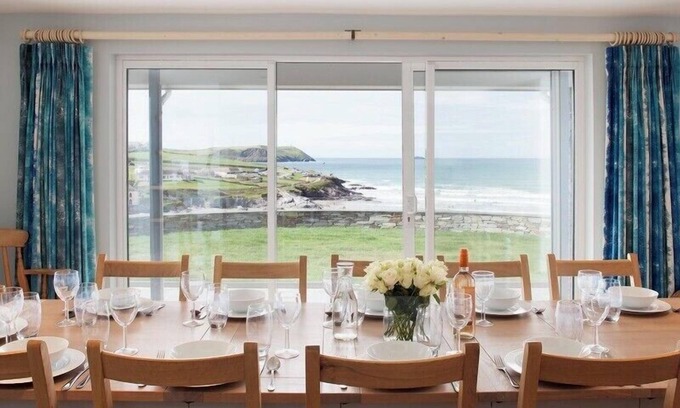 Treator Cottage | THE WHITE HOUSE, family friendly, with a garden in Polzeath