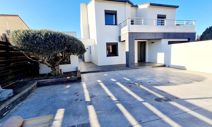 Claira Villa | The White House