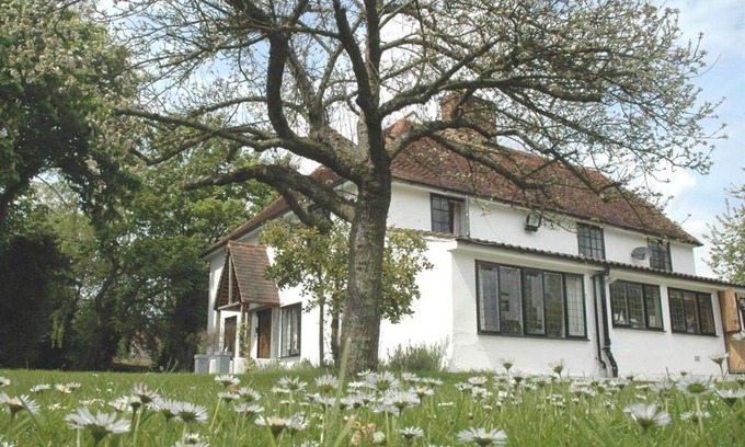 Takeley Bed & Breakfast | The White House