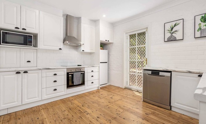 Molong House | The White House | Heritage Style Terrace