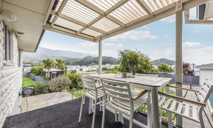 Picton House | The White House - Picton Retreat