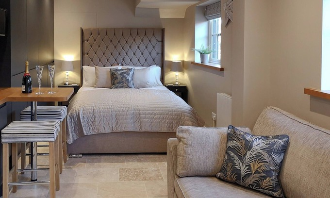 Worthing Cottage | The White House Studio