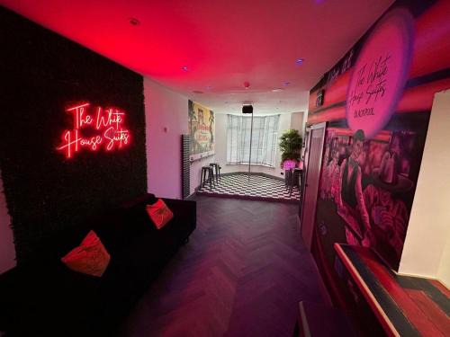 Blackpool Town Center House | The White House Vegas Suites