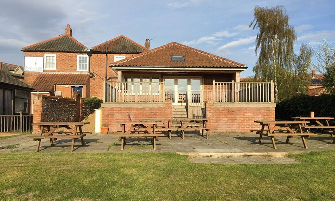 Worstead Bed & Breakfast | The White Lady