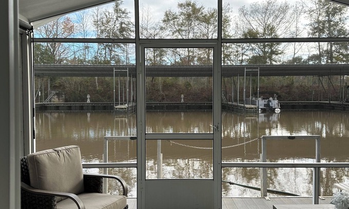Bainbridge Boat Rental | The White Rabbit Cottage. Tranquility, Serenity and Beauty all in one Houseboat