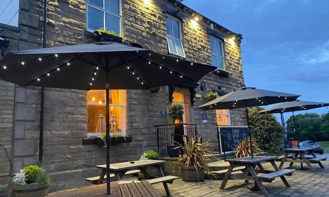 Yeadon Hotel | The White Swan, Yeadon