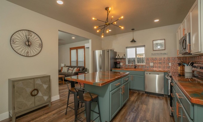 Fruita Apartment | The Whole Enchilada, Downtown Fruita! Friendly, Fast Wifi