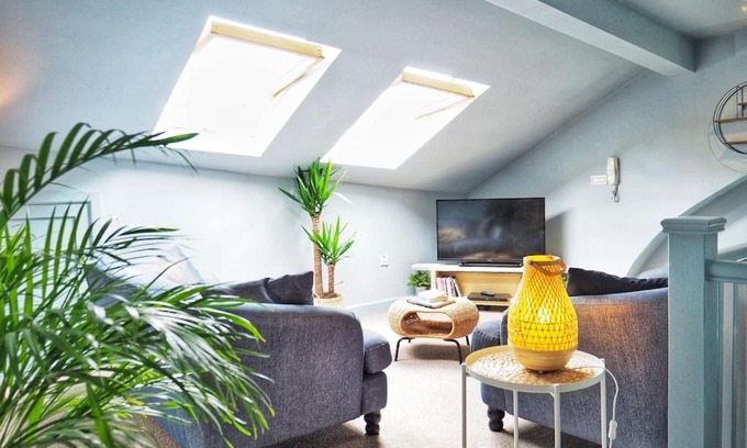 Barnoldswick House | The Wild Daisy