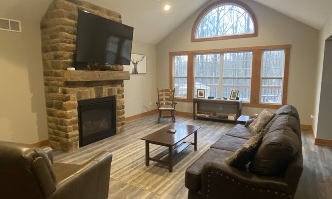 Logan Cabin | The Wild Rose Cabin at Hocking Hills