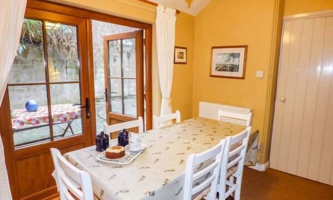 Pontesbury Cottage | The Wilderness