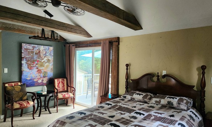 Ridgeway Bed & Breakfast | "The Willow", charming B&B suite w/priv. balcony - Crystal Beach/Niagara Falls