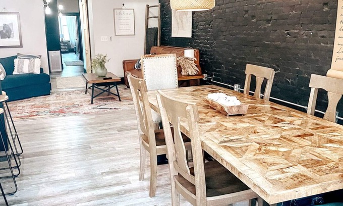 Maryville Apartment | The Willow Loft * 3 br loft with outdoor living