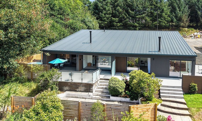 Abergavenny Villa | The Willow - Luxury Hideaway