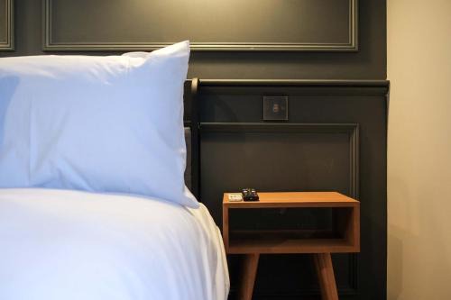 Bradley Stoke Apartment | The Willow - Studio 25