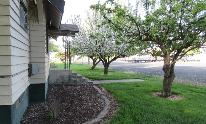 Wilbur Hotel | The Willows Motel
