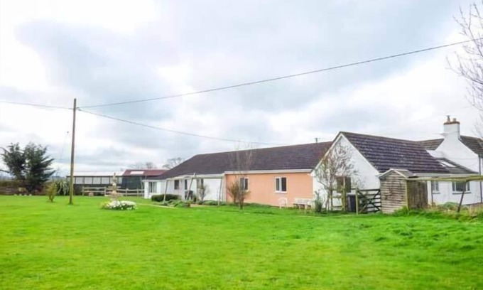 Felton House | THE WILLOWS, pet friendly, with pool in Cockshutt