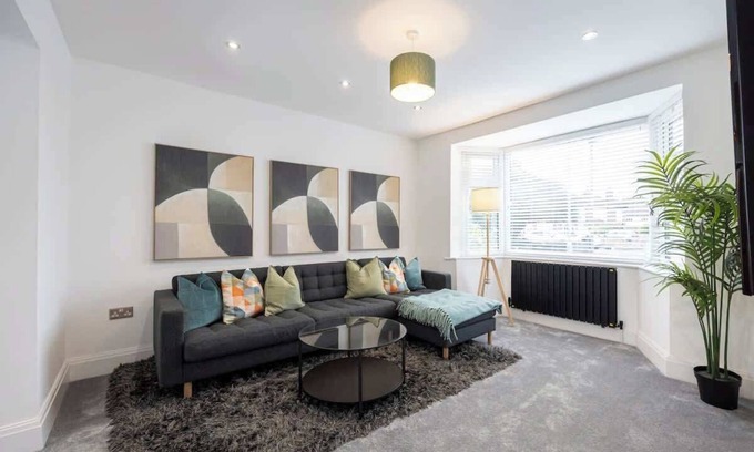 Wilmslow House | The Wilmslow House Su
