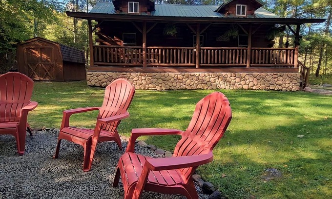 Weyerhaeuser Cabin | The Winding Cabin - down the road from Christie Mountain and more!