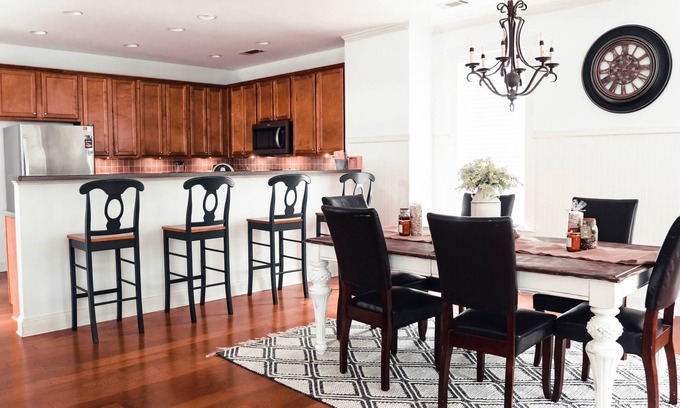 Browns Mill Park House | The Window Seat