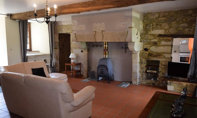 Monsireigne Apartment | The Wine Cellar apartment, summer & winter rental, Pays de Loire